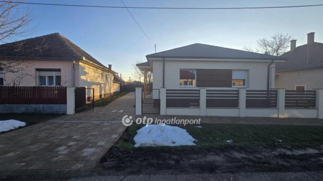 Eladó családi ház, Hajdúszoboszlón 95 M Ft, 3 szobás