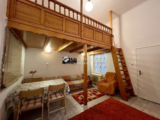Eladó téglalakás, Budapesten, VI. kerületben 65 M Ft, 2 szobás