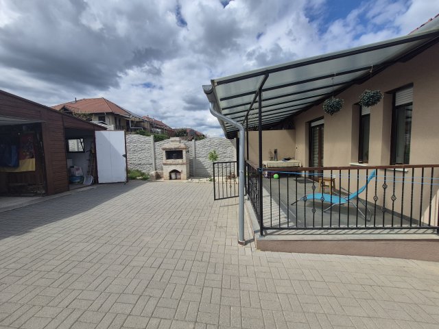 Eladó ikerház, Aszódon 135.7 M Ft, 5 szobás