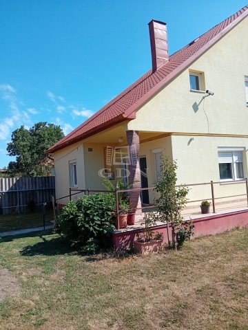 Eladó családi ház, Somogysárdon 65 M Ft, 6 szobás