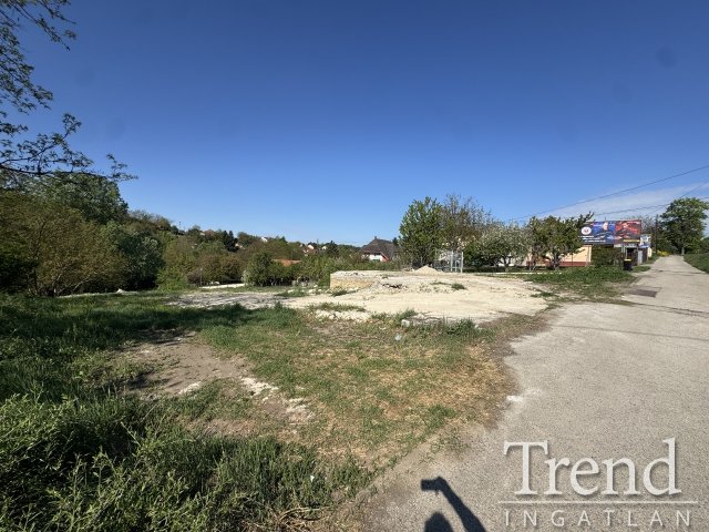 Eladó telek, Dunaújvárosban 300 M Ft, 3 szobás