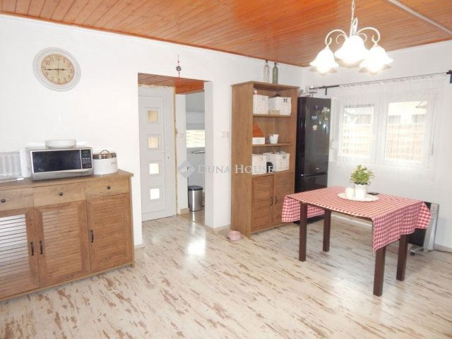 Eladó nyaraló, Siófokon 61.9 M Ft, 4 szobás