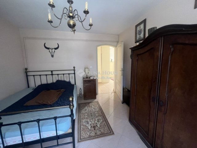 Eladó családi ház, Szegeden 150 M Ft, 4+1 szobás