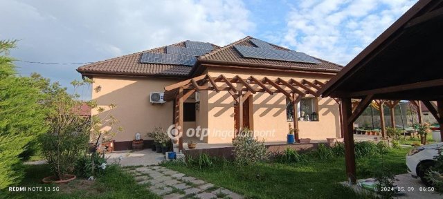 Eladó családi ház, Bugyin 94.9 M Ft, 3+1 szobás