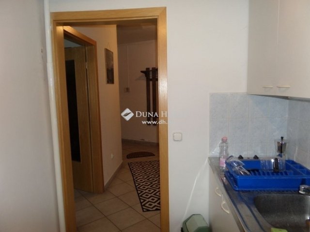 Eladó téglalakás, Pécsett 43 M Ft, 2 szobás
