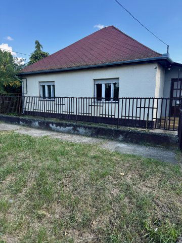 Eladó családi ház, Lőrinciben 24.9 M Ft, 2 szobás