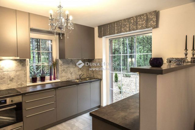 Eladó családi ház, Ballószögön 147 M Ft, 5 szobás