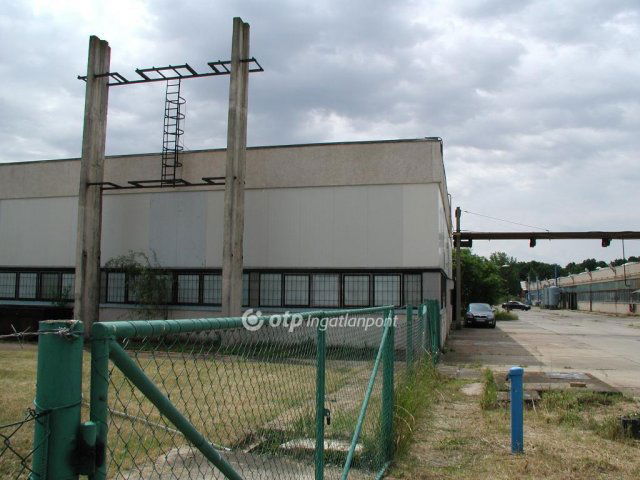 Eladó ipari ingatlan, Berettyóújfaluban 129.9 M Ft