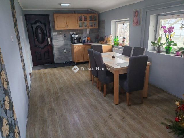 Eladó családi ház, Tótkomlóson 17.5 M Ft, 2 szobás