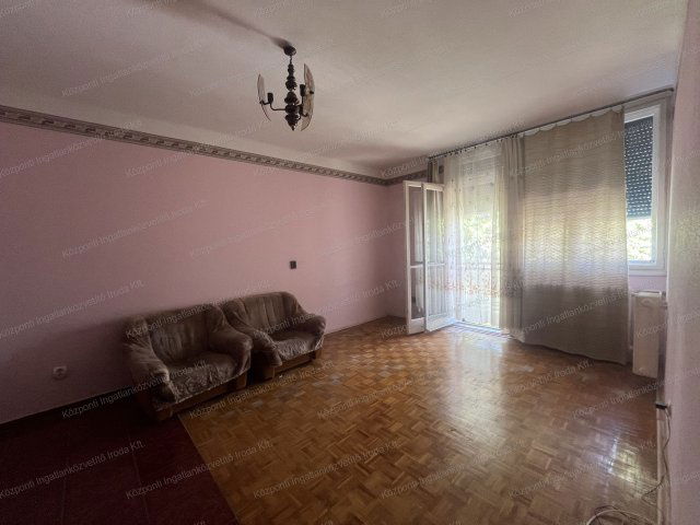 Kiadó téglalakás, albérlet, Tatabányán 140 E Ft / hó