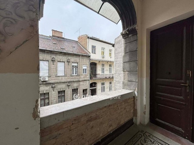 Eladó téglalakás, Budapesten, V. kerületben 164.9 M Ft, 2 szobás