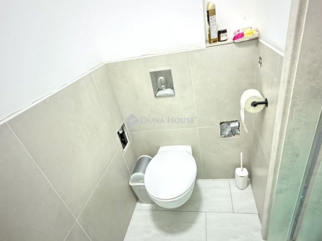 Eladó családi ház, Sopronban, Győri úton 65 M Ft, 3 szobás