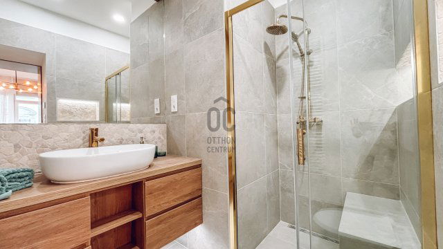 Eladó téglalakás, Budapesten, VI. kerületben 157.9 M Ft