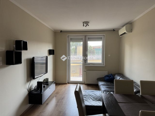 Kiadó téglalakás, albérlet, Budapesten, XIV. kerületben
