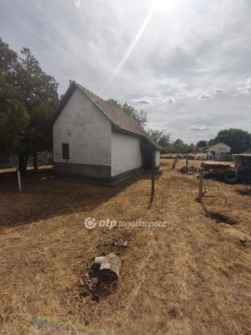 Eladó mezogazdasagi ingatlan, Kecskeméten 32 M Ft