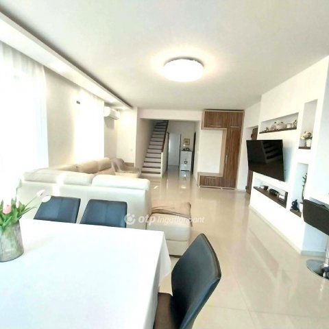 Eladó ikerház, Nyíregyházán 239 M Ft, 5 szobás