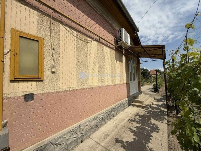 Eladó családi ház, Tiszaalpáron 29 M Ft, 4 szobás