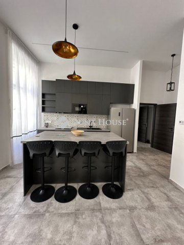Eladó téglalakás, Budapesten, VI. kerületben 155 M Ft, 3 szobás