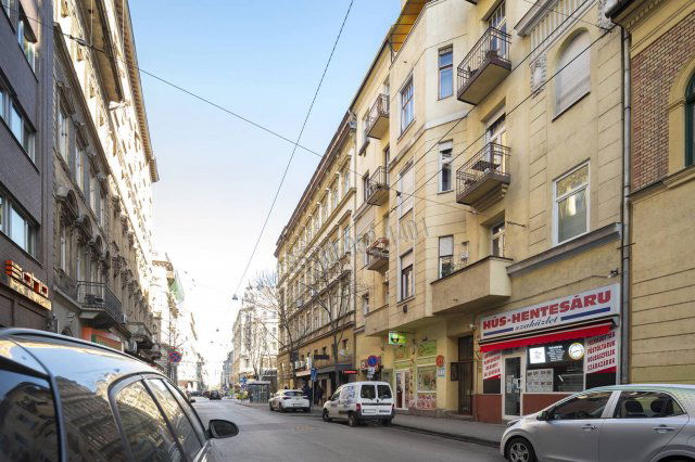 Eladó téglalakás, Budapesten, VII. kerületben, Dohány utcában