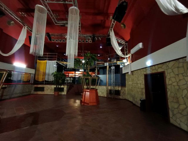 Eladó üzlethelyiség, Komlón, Kossuth Lajos utcában 95 M Ft