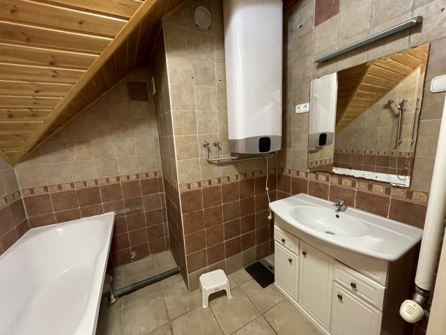 Eladó téglalakás, Nyíregyházán 56.9 M Ft, 3 szobás