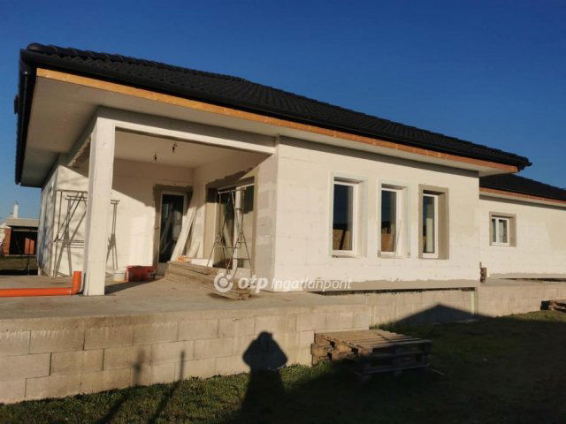 Eladó családi ház, Dabason 83 M Ft, 5 szobás