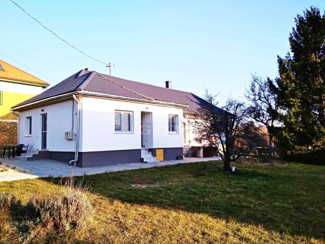 Eladó családi ház, Hévízen 97.738 M Ft, 4 szobás