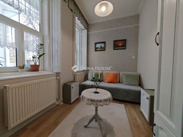 Eladó téglalakás, Szolnokon, Táncsics Mihály utcában 110 M Ft