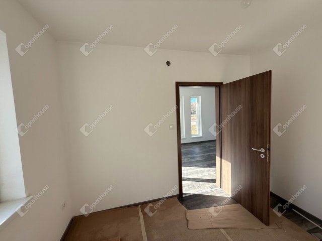 Eladó családi ház, Környén 66 M Ft, 3 szobás