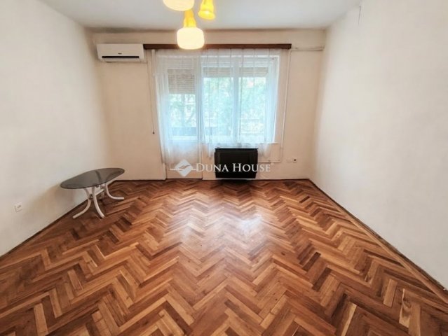 Eladó téglalakás, Békéscsabán 22.5 M Ft, 1 szobás