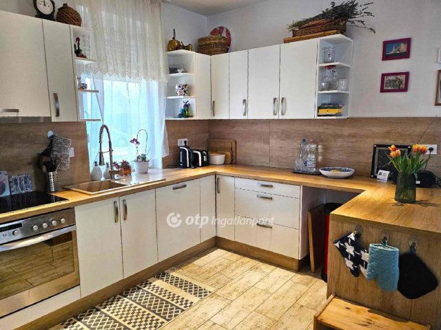 Eladó családi ház, Gyenesdiáson 125 M Ft, 4 szobás