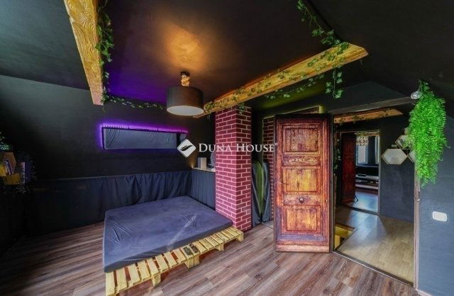 Eladó családi ház, Vecsésen 99 M Ft, 4 szobás