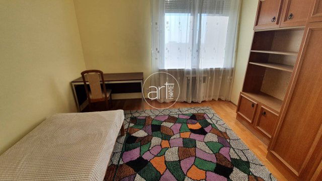 Kiadó panellakás, albérlet, Szegeden, Nádor utcában, 2 szobás