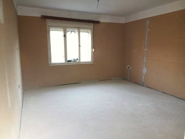 Eladó családi ház, Szanyon 24.9 M Ft, 3 szobás