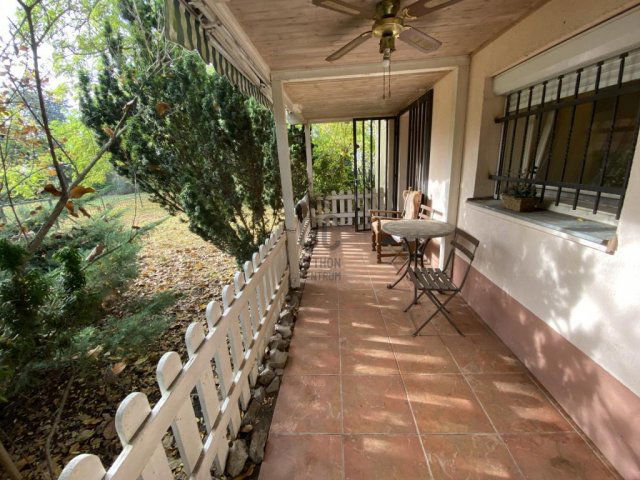 Eladó családi ház, Kőröstetétlenen 64.9 M Ft, 7 szobás