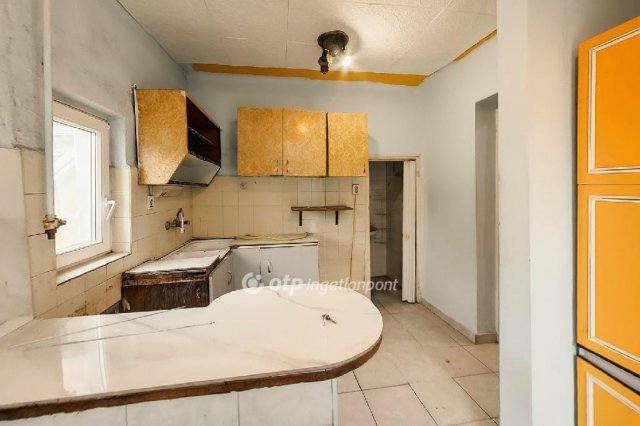 Eladó családi ház, Budapesten, XV. kerületben 136.6 M Ft