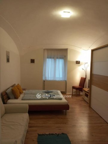 Eladó családi ház, Egerben 169.9 M Ft, 6+3 szobás