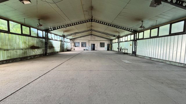 Eladó ipari ingatlan, Tatán 109 M Ft / költözzbe.hu