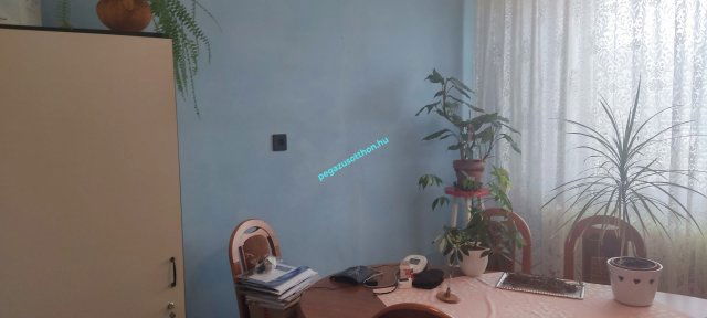 Eladó családi ház, Ózdon 17.5 M Ft, 5 szobás