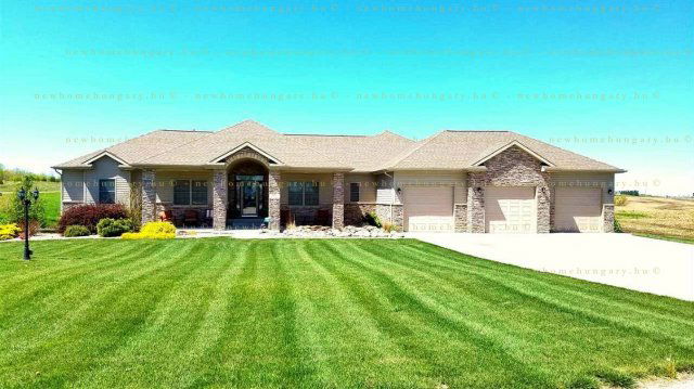 Eladó családi ház, Kecskeméten 139.44 M Ft, 5 szobás