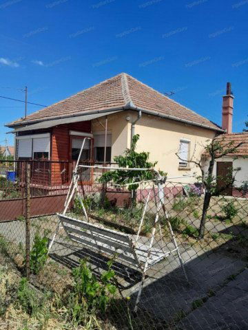 Eladó családi ház, Kecskeméten 47.9 M Ft, 2 szobás