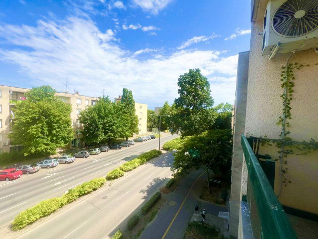 Eladó téglalakás, Orosházán 18.5 M Ft, 2 szobás
