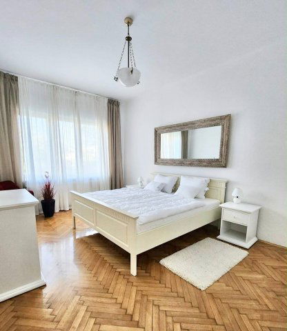 Eladó téglalakás, Pécsett 109.9 M Ft, 3 szobás