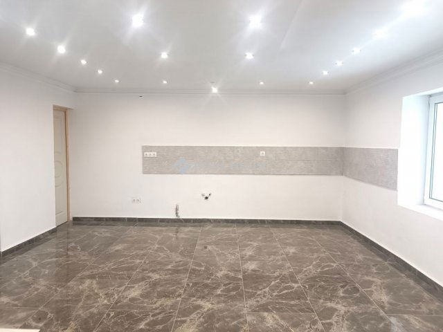 Eladó családi ház, Békéscsabán, Szarvasi úton 24.9 M Ft