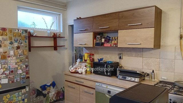 Eladó családi ház, Szegeden 90 M Ft, 4 szobás