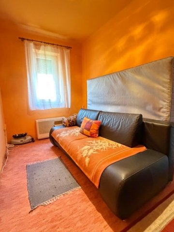 Eladó téglalakás, Pápán 33.99 M Ft, 1+1 szobás