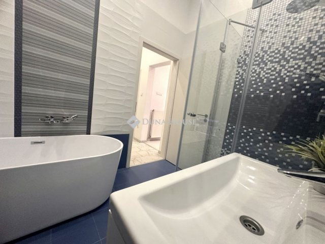 Eladó téglalakás, Budapesten, VII. kerületben 105 M Ft, 2 szobás