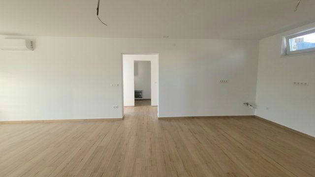 Eladó ikerház, Jászberényben 61.9 M Ft, 3 szobás