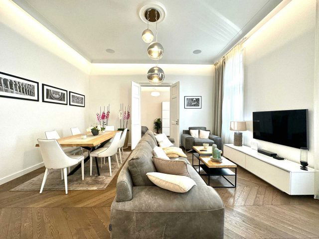 Kiadó téglalakás, albérlet, VI. kerületben, Nagymező utcában