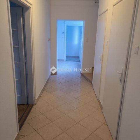 Eladó családi ház, Leányfaluban 142 M Ft, 3 szobás